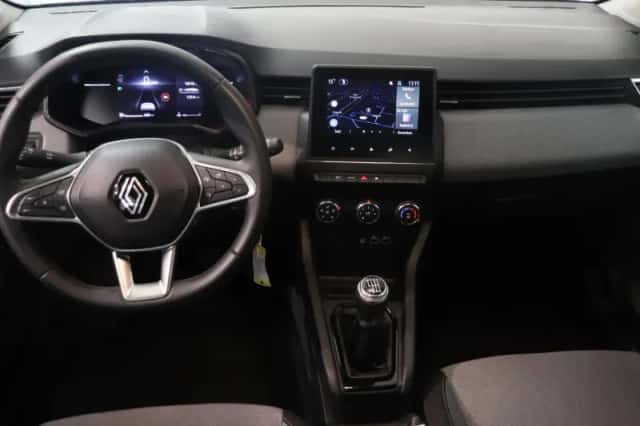 Renault Clio (2024) thumbnail 3