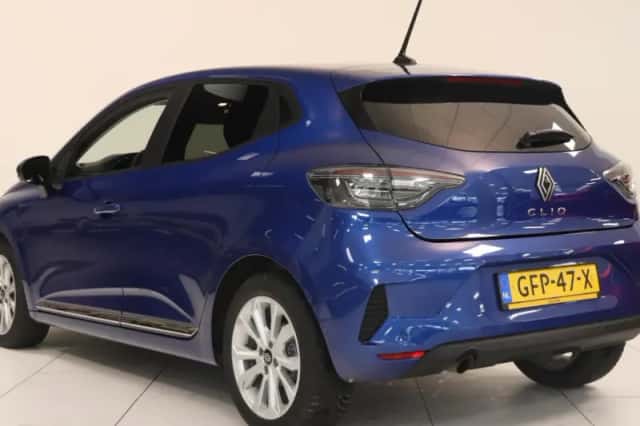 Renault Clio (2024) thumbnail 6