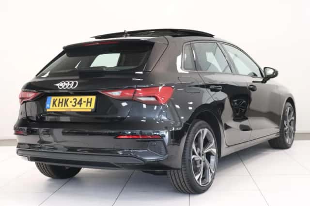Audi A3 (2023) thumbnail 2