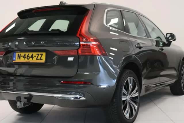 Volvo XC60 (2022) thumbnail 2