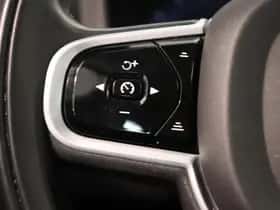Volvo XC60 (2022) thumbnail 41