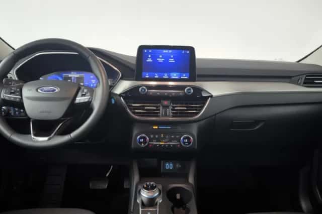 Ford Kuga (2021) thumbnail 3