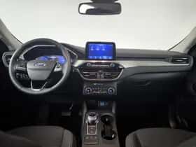 Ford Kuga (2021) thumbnail 3