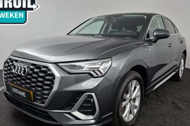 Audi Q3 (2021) thumbnail 1