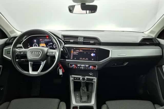 Audi Q3 (2021) thumbnail 3