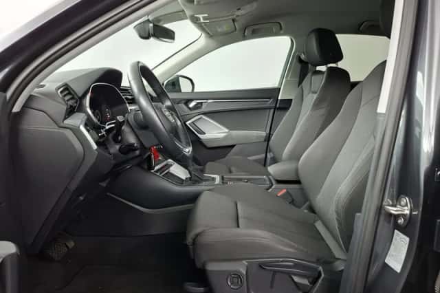 Audi Q3 (2021) thumbnail 6