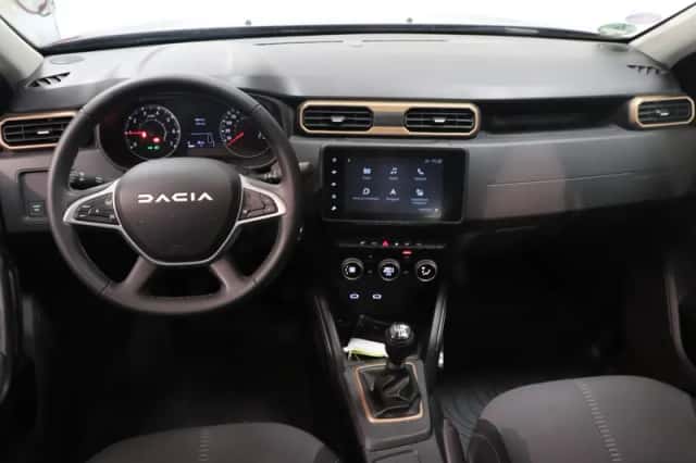 Dacia Duster (2023) thumbnail 3