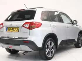 Suzuki Vitara (2015) thumbnail 2