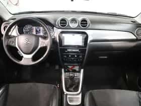 Suzuki Vitara (2015) thumbnail 3
