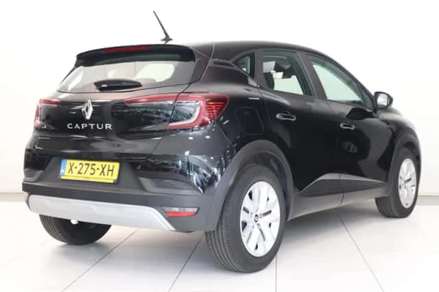 Renault Captur (2024) thumbnail 2