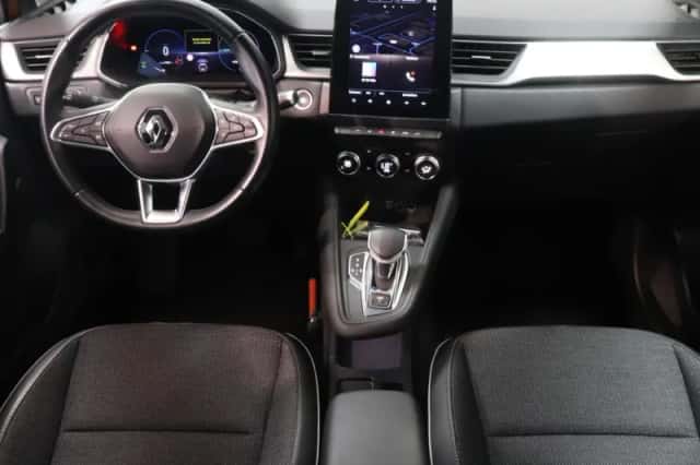 Renault Captur (2021) thumbnail 3