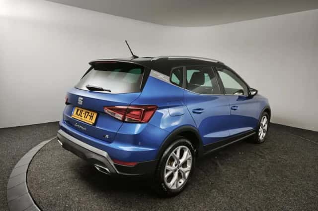 SEAT Arona (2025) thumbnail 2