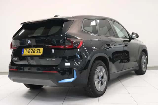 BMW iX1 (2023) thumbnail 5