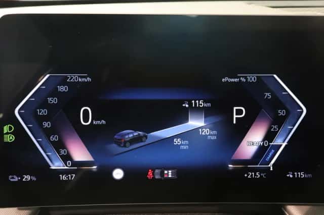 BMW iX1 (2023) thumbnail 4