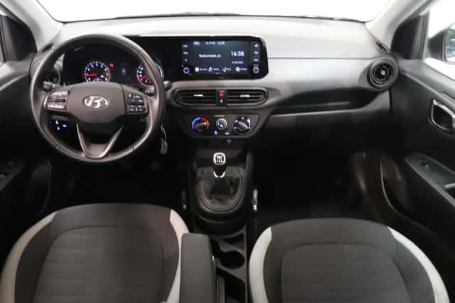 Hyundai i10 (2023) thumbnail 3