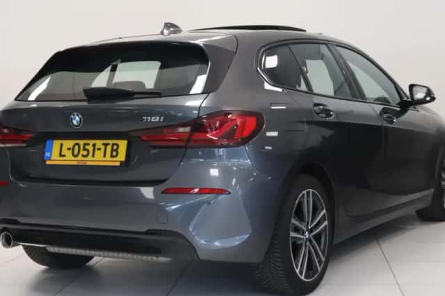 BMW 1-Serie (2021) thumbnail 2
