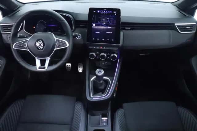 Renault Clio (2024) thumbnail 2