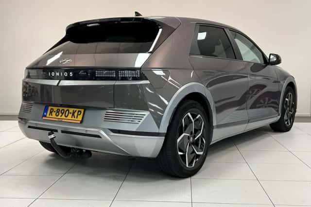 Hyundai Ioniq 5 (2022) thumbnail 2