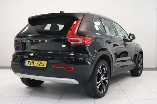 Volvo XC40 (2021) thumbnail 2