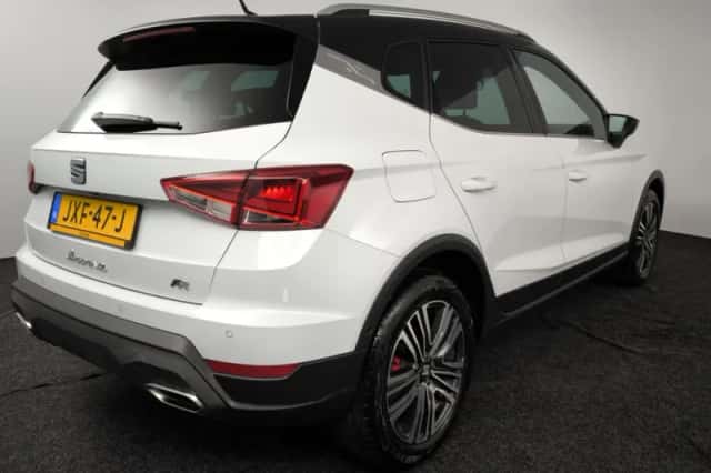 SEAT Arona (2024) thumbnail 2