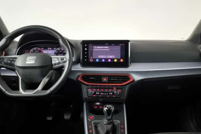 SEAT Arona (2024) thumbnail 3
