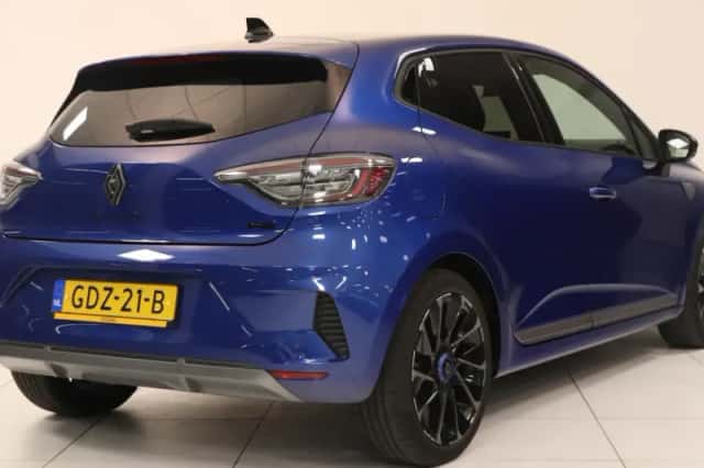 Renault Clio (2024) thumbnail 2