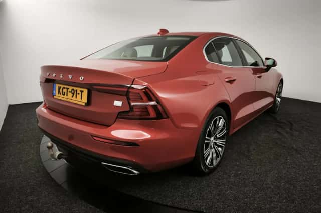 Volvo S60 (2020) thumbnail 2