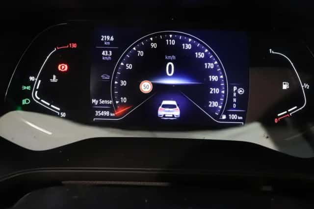 Renault Captur (2023) thumbnail 3