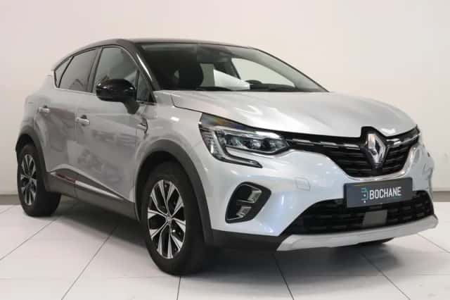 Renault Captur (2023) thumbnail 4