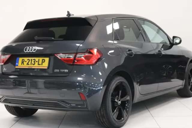 Audi A1 (2019) thumbnail 2