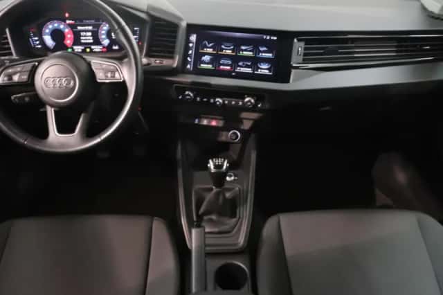 Audi A1 (2019) thumbnail 3
