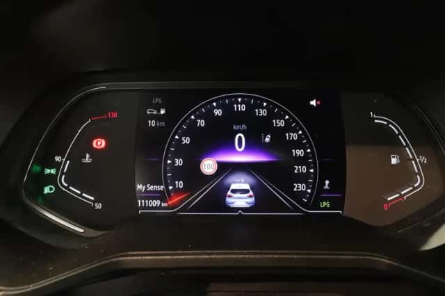 Renault Clio (2021) thumbnail 4