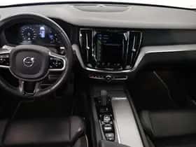 Volvo V60 (2021) thumbnail 3