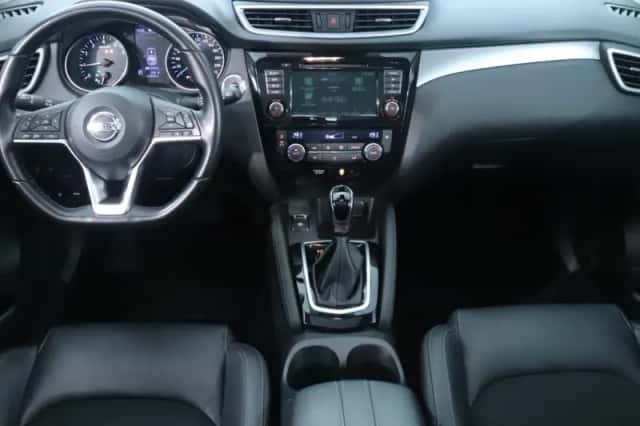 Nissan Qashqai (2019) thumbnail 3