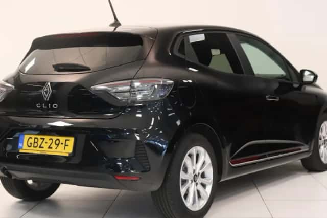 Renault Clio (2024) thumbnail 2