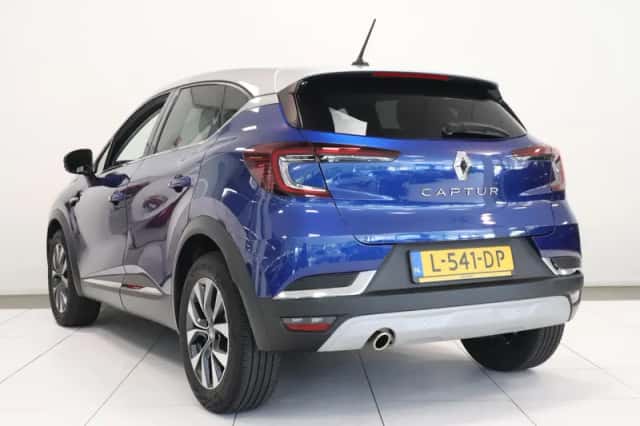 Renault Captur (2021) thumbnail 6