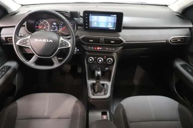Dacia Sandero Stepway (2024) thumbnail 3