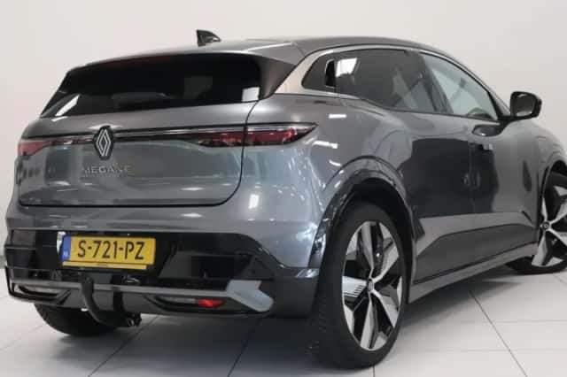 Renault Mégane E-Tech (2023) thumbnail 2