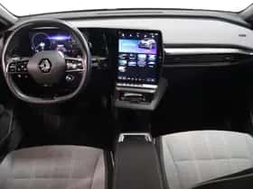 Renault Mégane E-Tech (2023) thumbnail 3