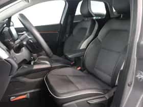 Renault Captur (2022) thumbnail 4