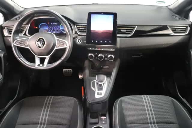 Renault Captur (2023) thumbnail 3