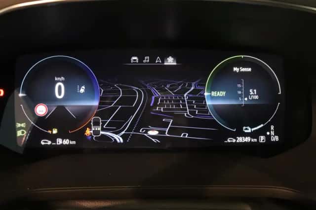 Renault Captur (2023) thumbnail 4