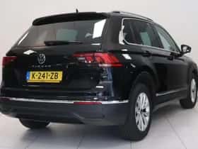 Volkswagen Tiguan (2021) thumbnail 2