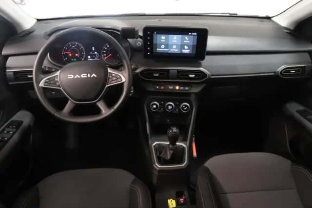 Dacia Sandero Stepway (2024) thumbnail 3