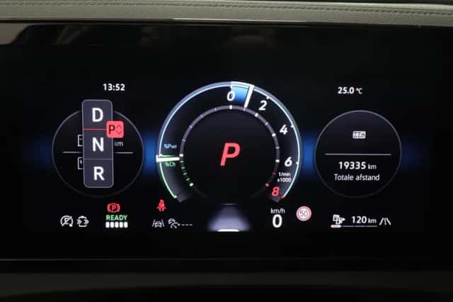 Volkswagen Tiguan (2024) thumbnail 4