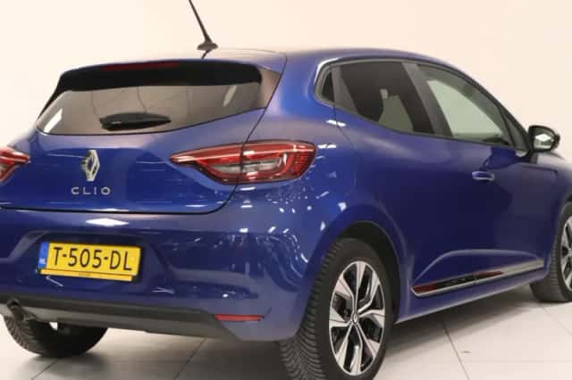 Renault Clio (2023) thumbnail 2