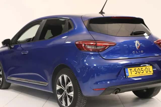 Renault Clio (2023) thumbnail 6