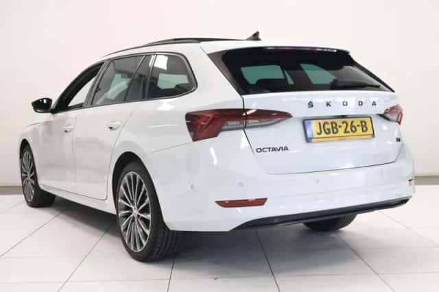 Škoda Octavia (2022) thumbnail 6