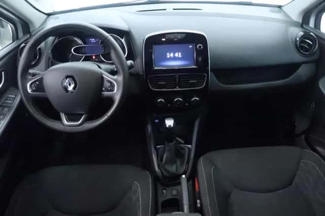 Renault Clio (2021) thumbnail 3