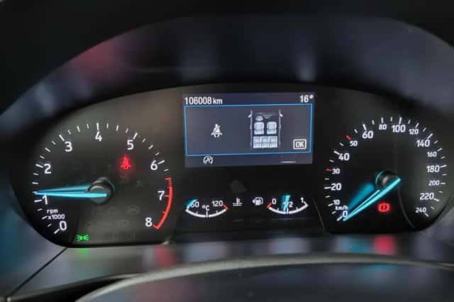 Ford Focus (2022) thumbnail 3